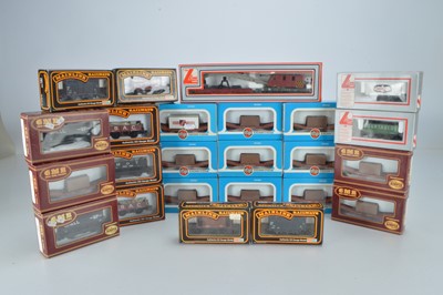 Lot 282 - Lima Mainline Airfix Cranes and freight wagons all  in original boxes 00 gauge (24)