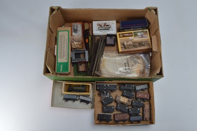 Lot 302 - Kit built Locomotive wagons and scenic materials 00 gauge (qty in 1 box)
