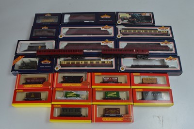 Lot 316 - Hornby Bachmann Locomotives Coaches and wagons (24)