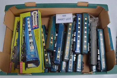 Lot 323 - Kitmaster Midland Pullman Power Cars trailers and other Carriages 00 gauge (28)