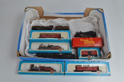 Lot 352 - Airfix Tri-ang Rivarossi USA and Continental themed Rolling stock 00/H0 gauge (8)