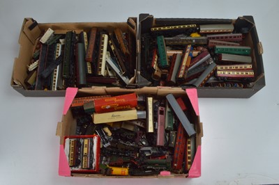 Lot 361 - Hornby Tri-ang Dublo Trix and other 00 gauge coaches and parts together with completed Airfix Rolling Stock kits (large qty in 3 boxes)