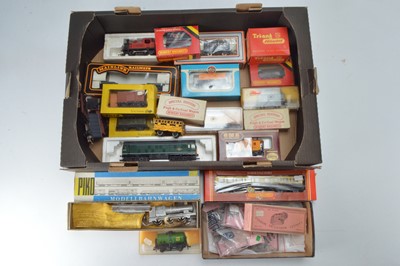 Lot 384 - Hornby Lima Tri-ang and other 00 and H0 gauge Locomotives rolling stock and controllers (qty in 2 boxes)