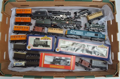 Lot 399 - Hornby Bachmann Locomotives wagons and coaches 00 gauge (23)