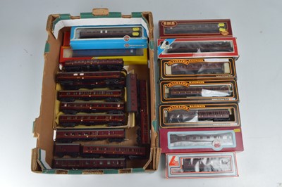 Lot 401 - Airfix Hornby Mainline and other 00 gauge Coaches all in maroon liveries (21)
