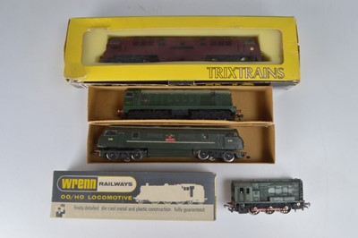 Lot 413 - Hornby-Dublo  and Wrenn plastic body and Trix 00 Gauge metal body BR green Diesel Locomotives and Trix plastic BR maroon Western 00 Gauge Diesel Locomotive (5)
