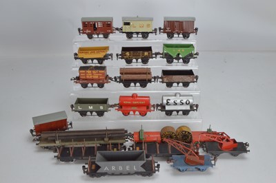 Lot 468 - Hornby O Gauge rolling stock (20)