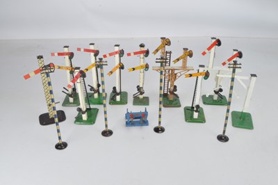 Lot 472 - Hornby O Gauge signals, gauge frame telegraph poles and buffer stop (15)