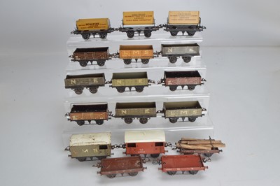 Lot 482 - Hornby O Gauge rolling stock (17)