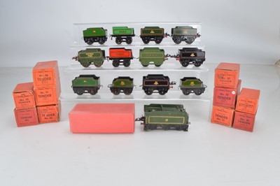Lot 520 - A qty of Hornby O Gauge Tenders with boxes