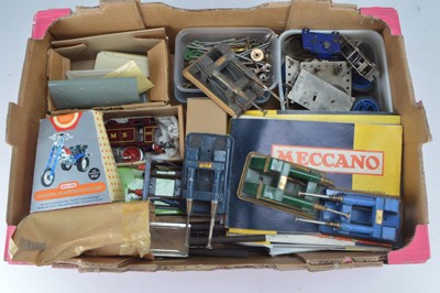 Lot 521 - A qty of Hornby and Meccano Parts