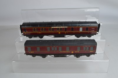 Lot 526 - An Exley K5 LMS Kitchen Car No 30072 and K6 Side Corridor All Third Brake No 6044