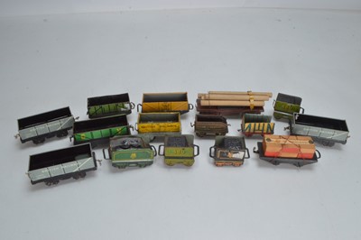 Lot 549 - Chad Valley and similar O Gauge rolling stock (15)