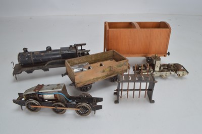 Lot 552 - A Leeds Model company loco body, Bonds motor or similar and gauge 1 rolling stock