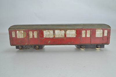Lot 554 - An approx. Gauge one commercially made Metropolitan coach