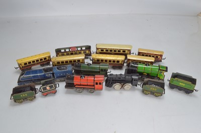 Lot 555 - 16 Mettoy O Gauge locomotive and rolling stock (16)