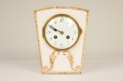 Lot 24 - An early 20th century mantle clock