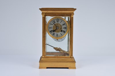 Lot 62 - An early 20th century French gilt mantle clock
