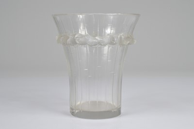 Lot 1 - An Art Deco Lalique Glass vase