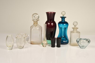 Lot 14 - A collection of Scandinavian and other glass