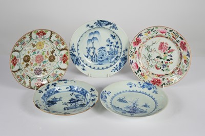 Lot 27 - Five 18th and 19th century Chinese porcelain plates and bowls