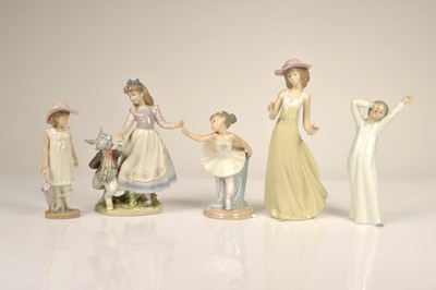 Lot 80 - Five Spanish porcelain figures