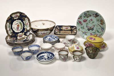 Lot 100 - A collection of ceramics