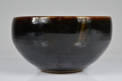 Lot 218 - A large British Studio Pottery bowl