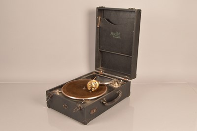 Lot 2 - Soundbox