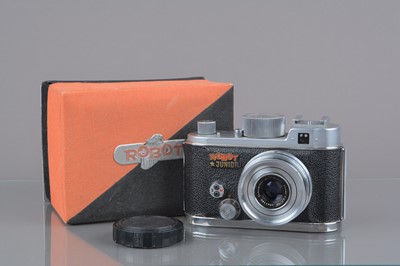 Lot 169 - A Robot Junior Camera