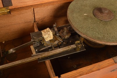 Lot 27 - Coin operated Gramophone