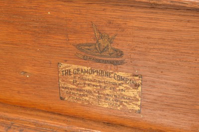 Lot 27 - Coin operated Gramophone
