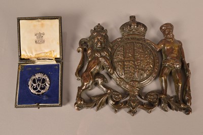 Lot 81 - A late 19th Century/Early 20th Century cast Bronze Duke of Edinburgh Crest