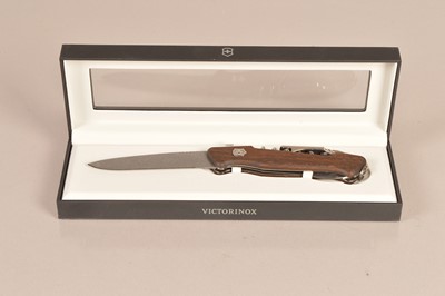 Lot 290 - Victorinox - Damast Limited Edition 2019