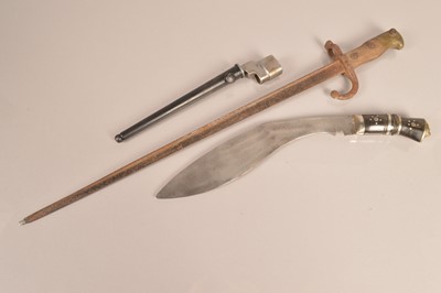Lot 748 - A Middle Eastern Kukri knife