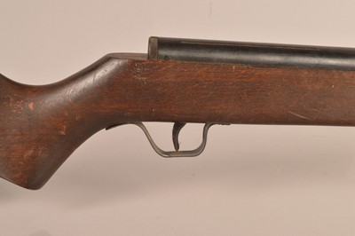 Lot 951 - A Hungarian LG527 Break Barrel air rifle