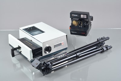 Lot 47 - Slide Projector and 3D Viewers