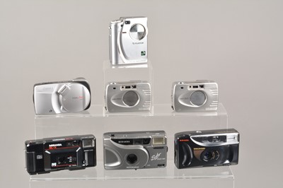 Lot 269 - A Group of Compact Cameras
