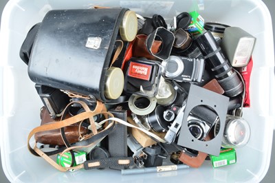 Lot 279 - A Box of Camera Related Items