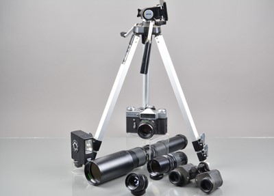 Lot 291 - A Tray of Camera Related Items