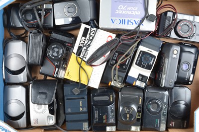 Lot 432 - A Tray of Compact Cameras