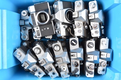 Lot 500 - A Tray of Eastern Bloc SLR Camera Bodies
