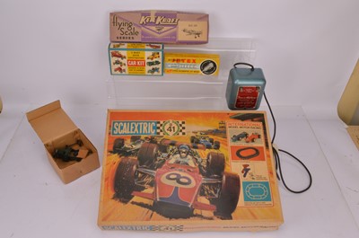 Lot 253 - Scalextric CS 4 Set and Merit Gowland  Jetex and Keil Kraft Models (6)