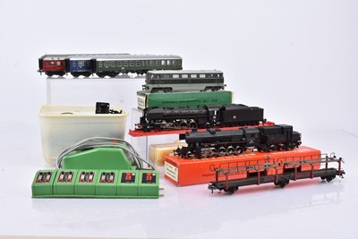 Lot 512 - Kleinbahn Fleischmann Jouef H0 gauge Locomotives rolling stock track and controllers (qty)