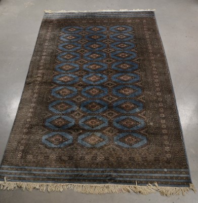 Lot 3 - A shiny Pakistani woollen rug