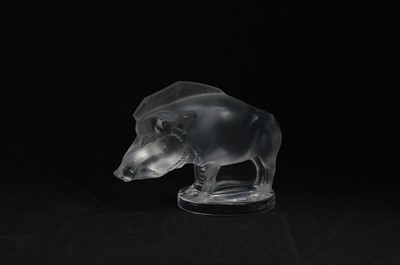 Lot 122 - A Lalique glass wild bore