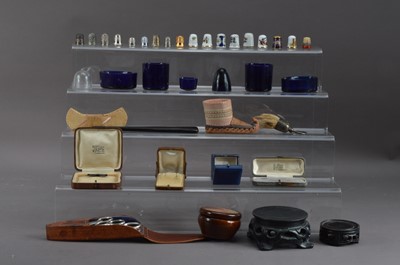 Lot 417 - An assorted collection of items