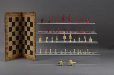 Lot 429 - A damaged set of bone chess pieces