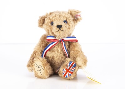 Lot 5 - A Steiff limited edition Jack Nicklaus II teddy bear