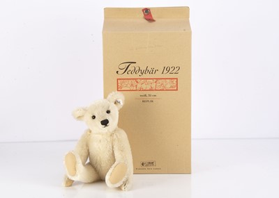 Lot 41 - A Steiff limited edition replica 1922 teddy bear